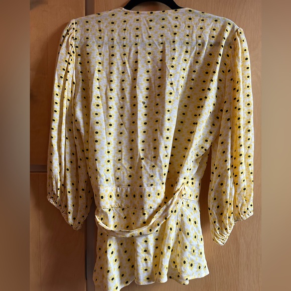 FLORAL PRINT WRAP BLOUSE IN YELLOW - Picture 3 of 5